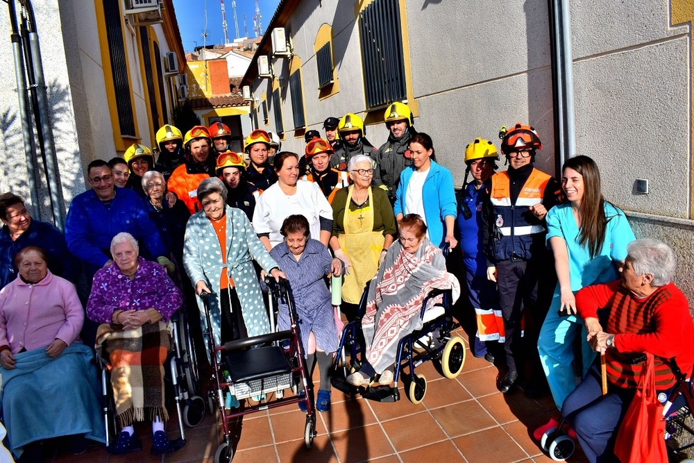 Simulacro en la residencia Hermanas de la Cruz