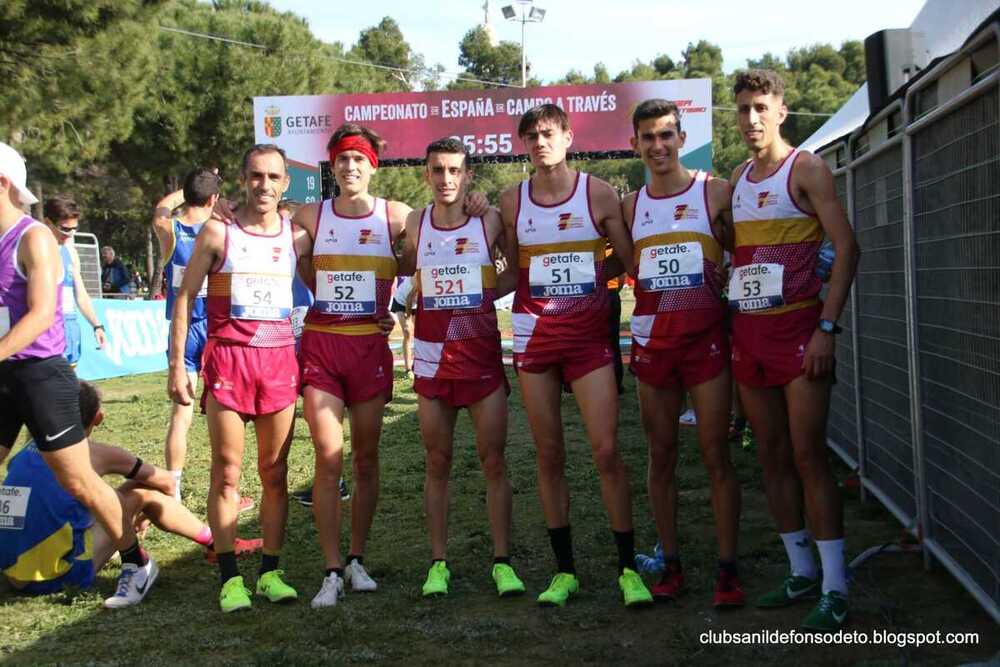 Integrantes de la selección absoluta masculina, que concluyó en cuarta posición.