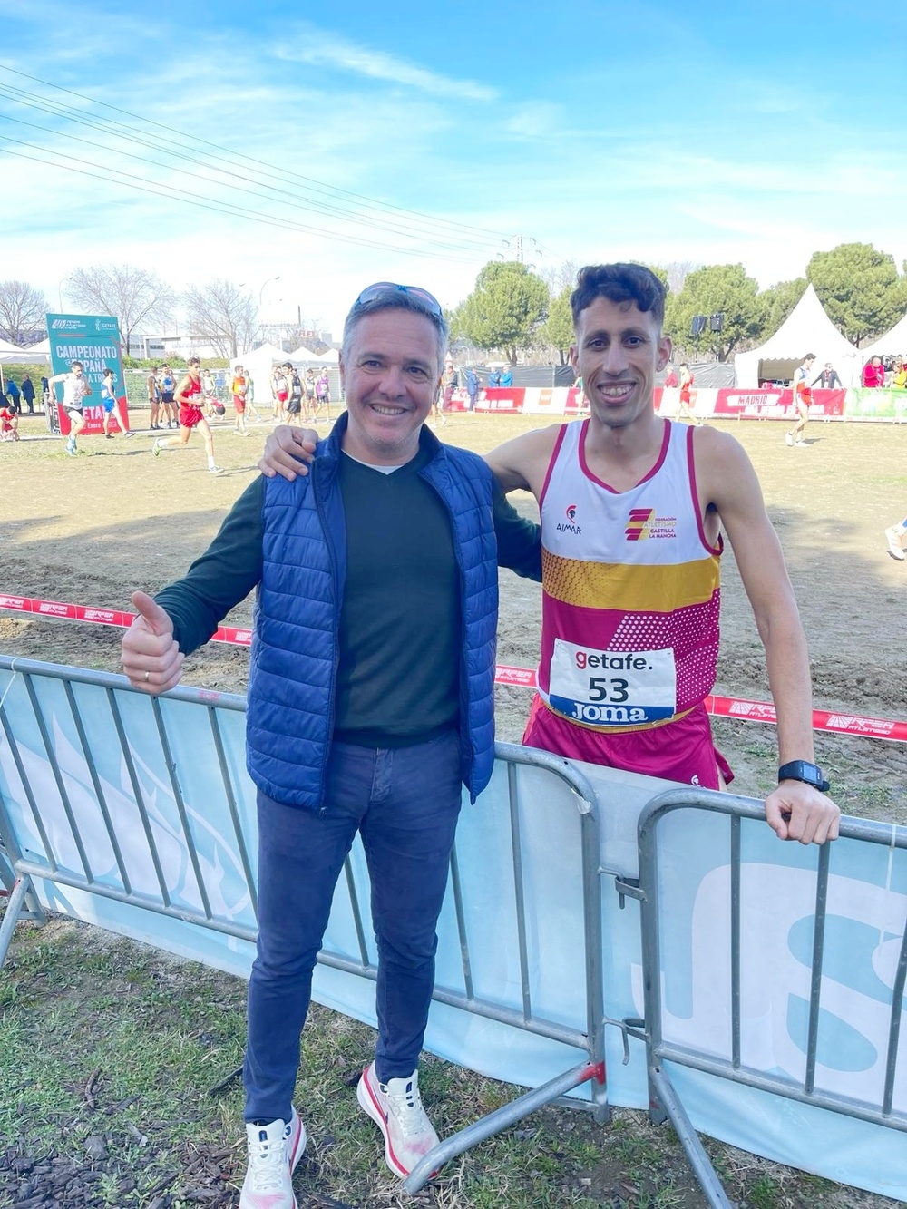 Mohamed Massat, con su entrenador, Augusto Arcos.