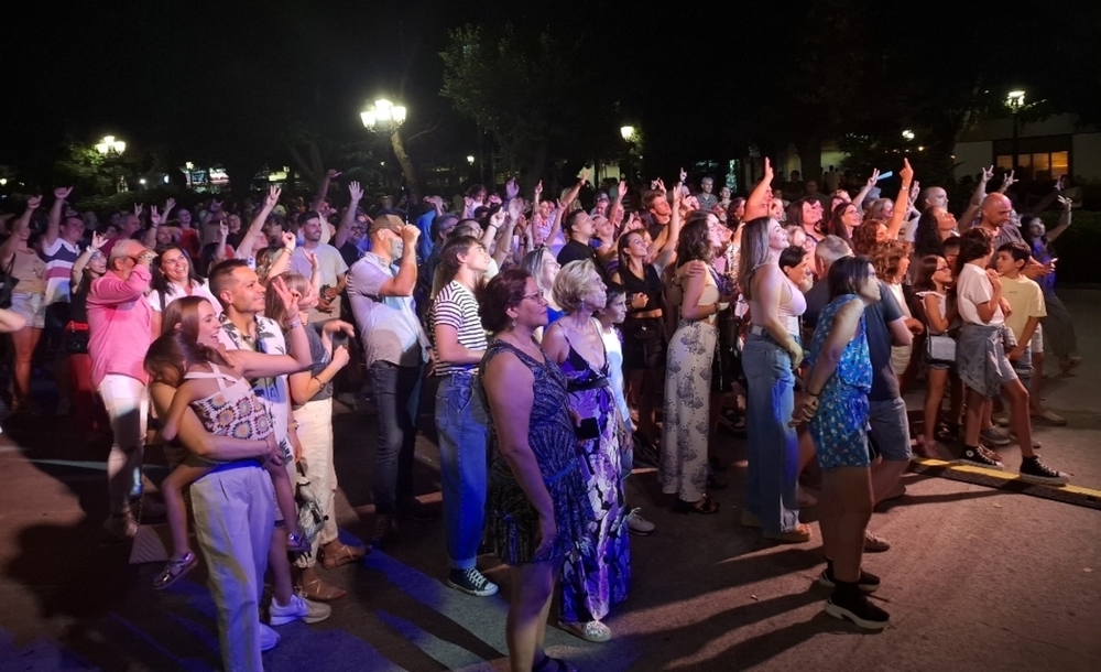 Puertollano vibra con la fuerza guitarrera de Lobos Band