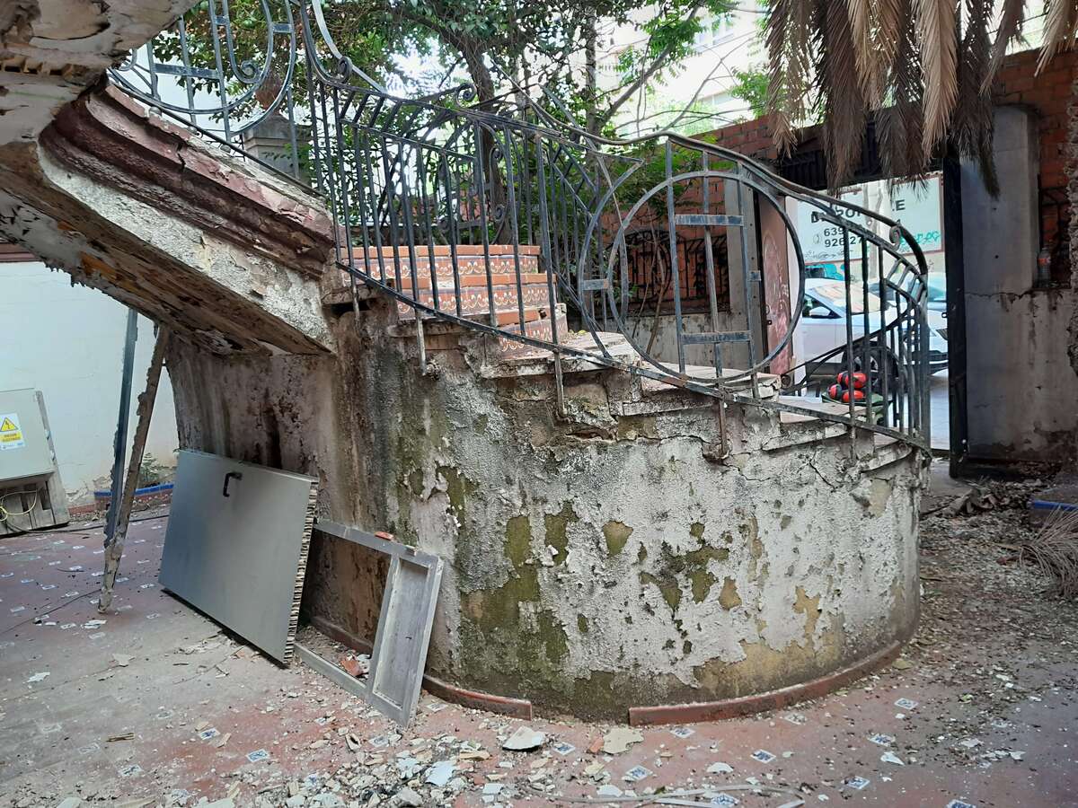 Antes y después del antiguo palacete de la Cruz Roja  / TOMÁS FDEZ. DE MOYA