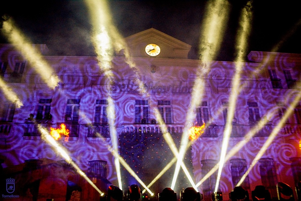 Encendida la iluminación navideña de Tomelloso