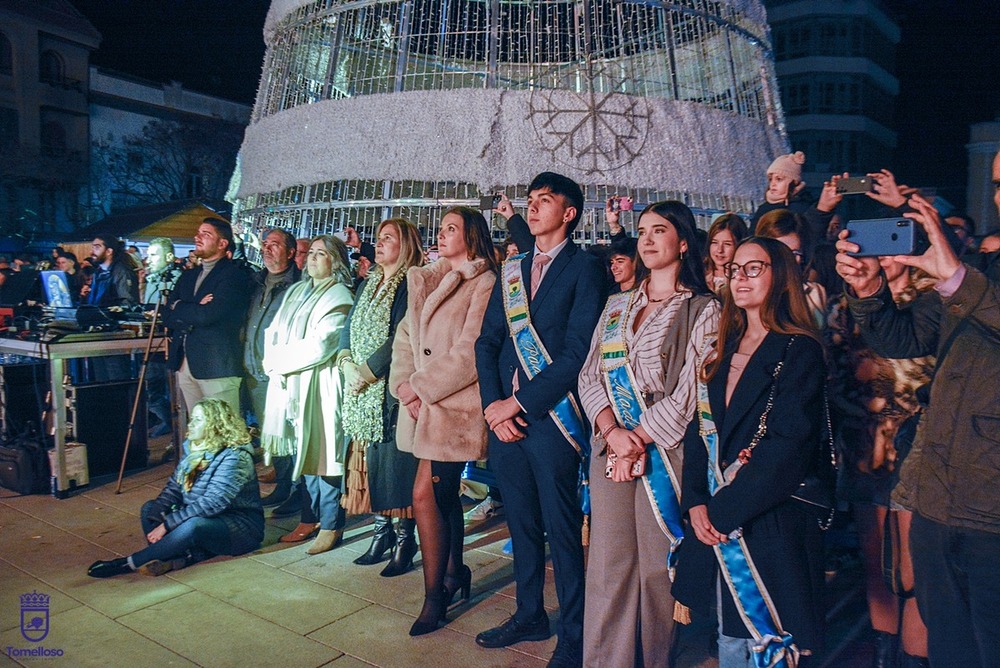 Encendida la iluminación navideña de Tomelloso