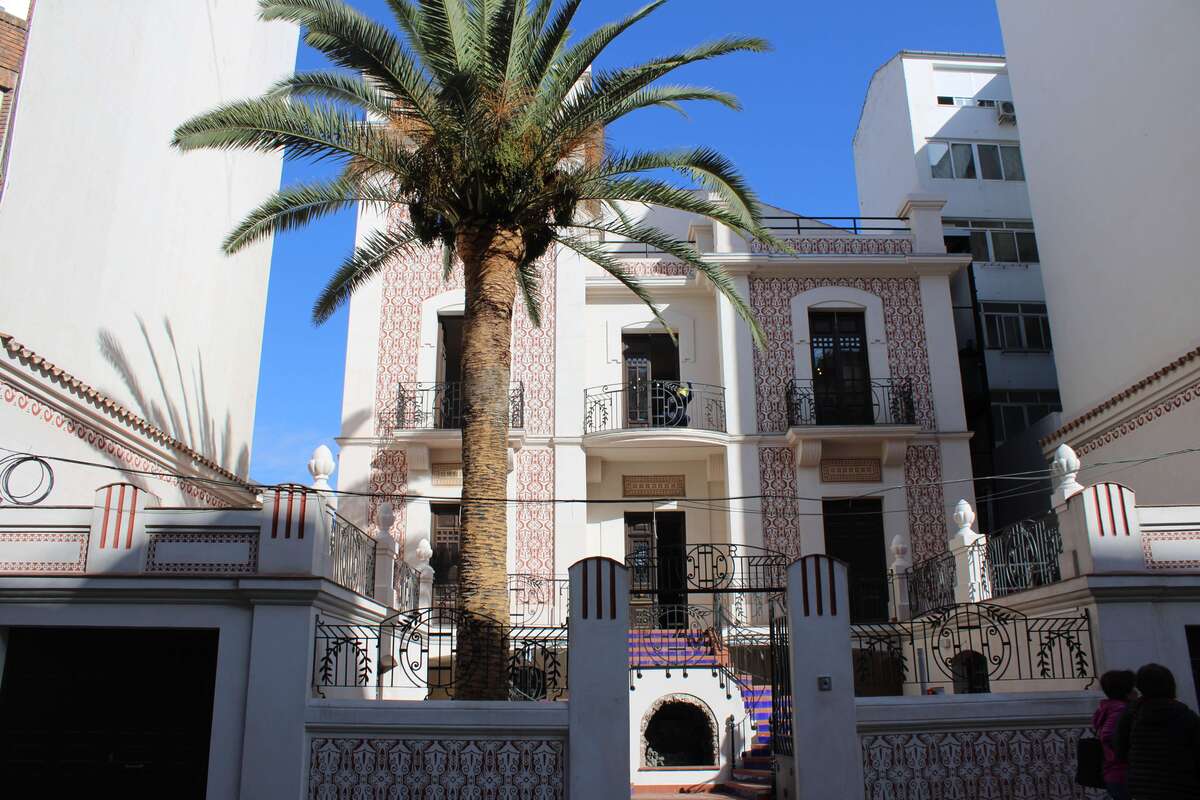 Antes y después del antiguo palacete de la Cruz Roja  / TOMÁS FDEZ. DE MOYA