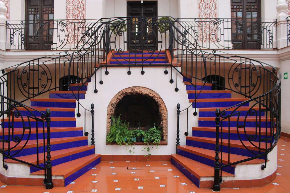 Antes y después del antiguo palacete de la Cruz Roja  / TOMÁS FDEZ. DE MOYA