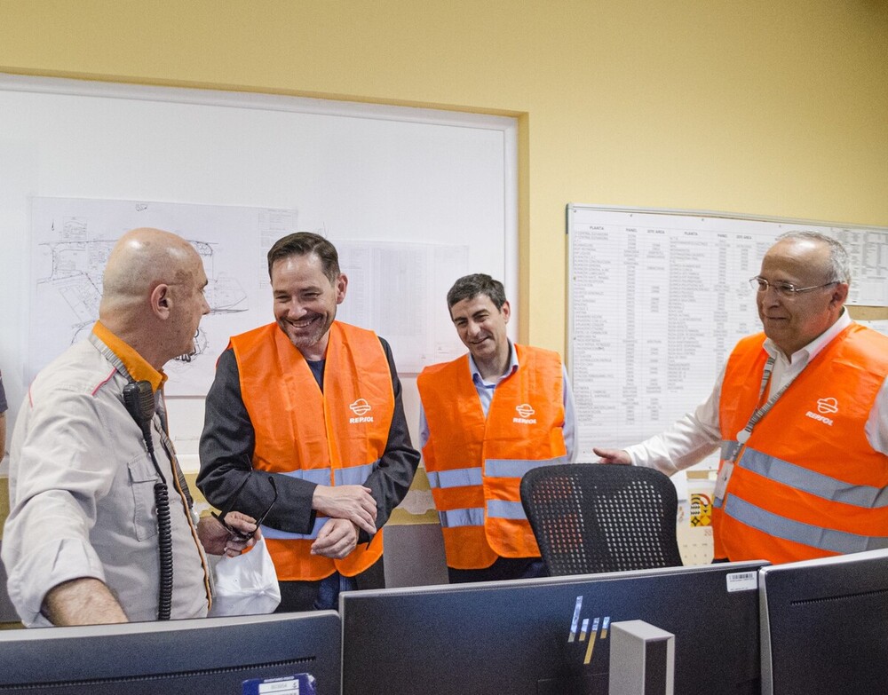 Broceño visita la planta de reciclaje de colchones de Repsol 