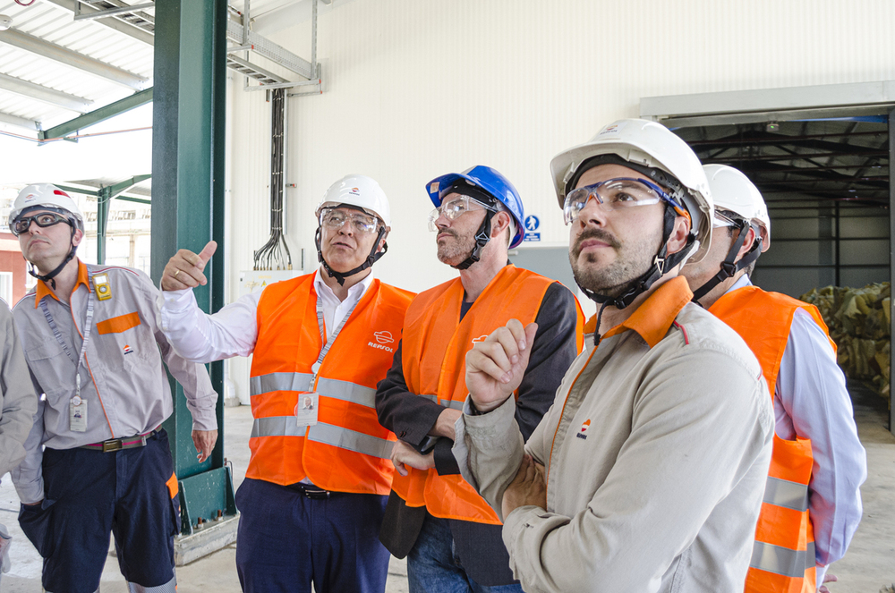 Broceño visita la planta de reciclaje de colchones de Repsol 