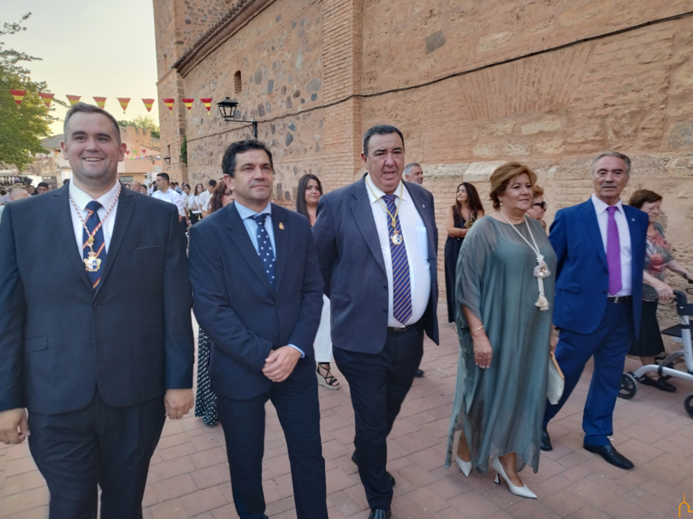 Valverde reitera en Granátula su apuesta por las tradiciones