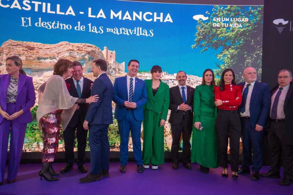 Page anuncia un plan de turismo de 320 millones hasta 2030