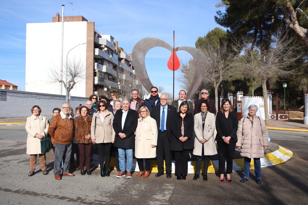 Manzanares homenajea a los donantes de sangre con un monumento