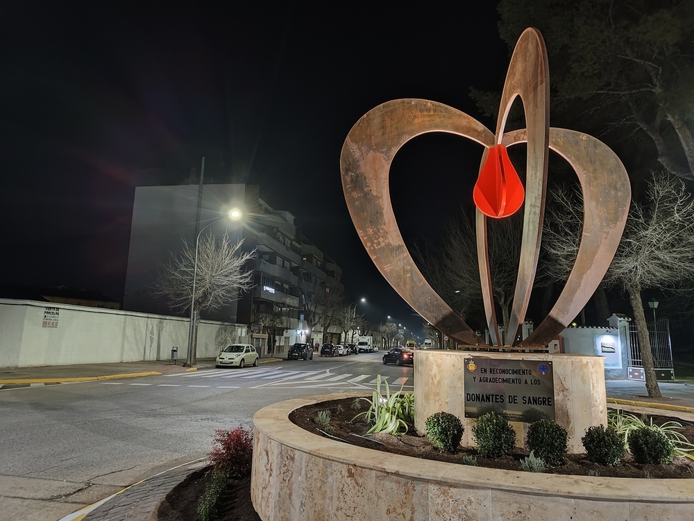 Manzanares homenajea a los donantes de sangre con un monumento