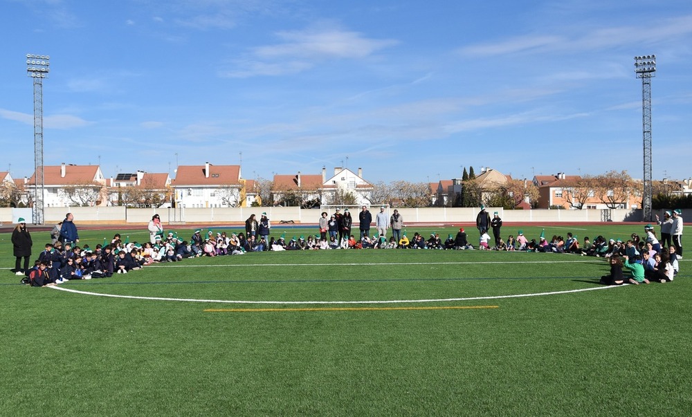 La Mini Marcha Navideña Solidaria congrega a 200 escolares