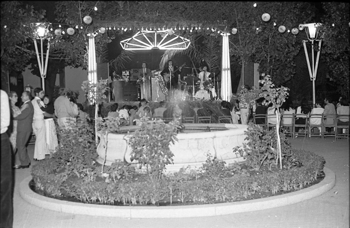 Fiestas de Puertollano, de los años 50, 60 y 70, que se celebraban en el Paseo de San Gregorio y en la Fuete de los Leones en el centro de la ciudad industrial  / FOTOS JOSÉ RUEDA MOZOS