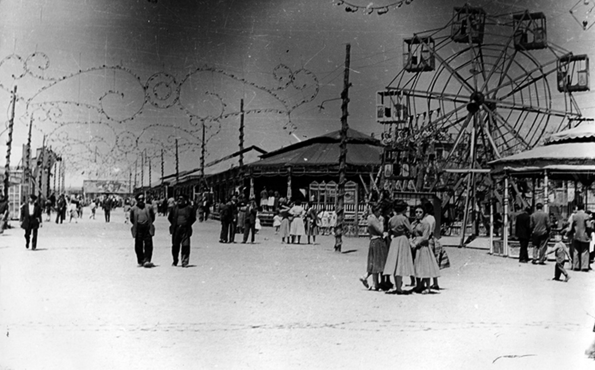 Fiestas de Puertollano, de los años 50, 60 y 70, que se celebraban en el Paseo de San Gregorio y en la Fuete de los Leones en el centro de la ciudad industrial  / FOTOS JOSÉ RUEDA MOZOS