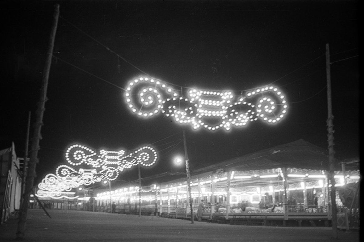 Fiestas de Puertollano, de los años 50, 60 y 70, que se celebraban en el Paseo de San Gregorio y en la Fuete de los Leones en el centro de la ciudad industrial  / FOTOS JOSÉ RUEDA MOZOS