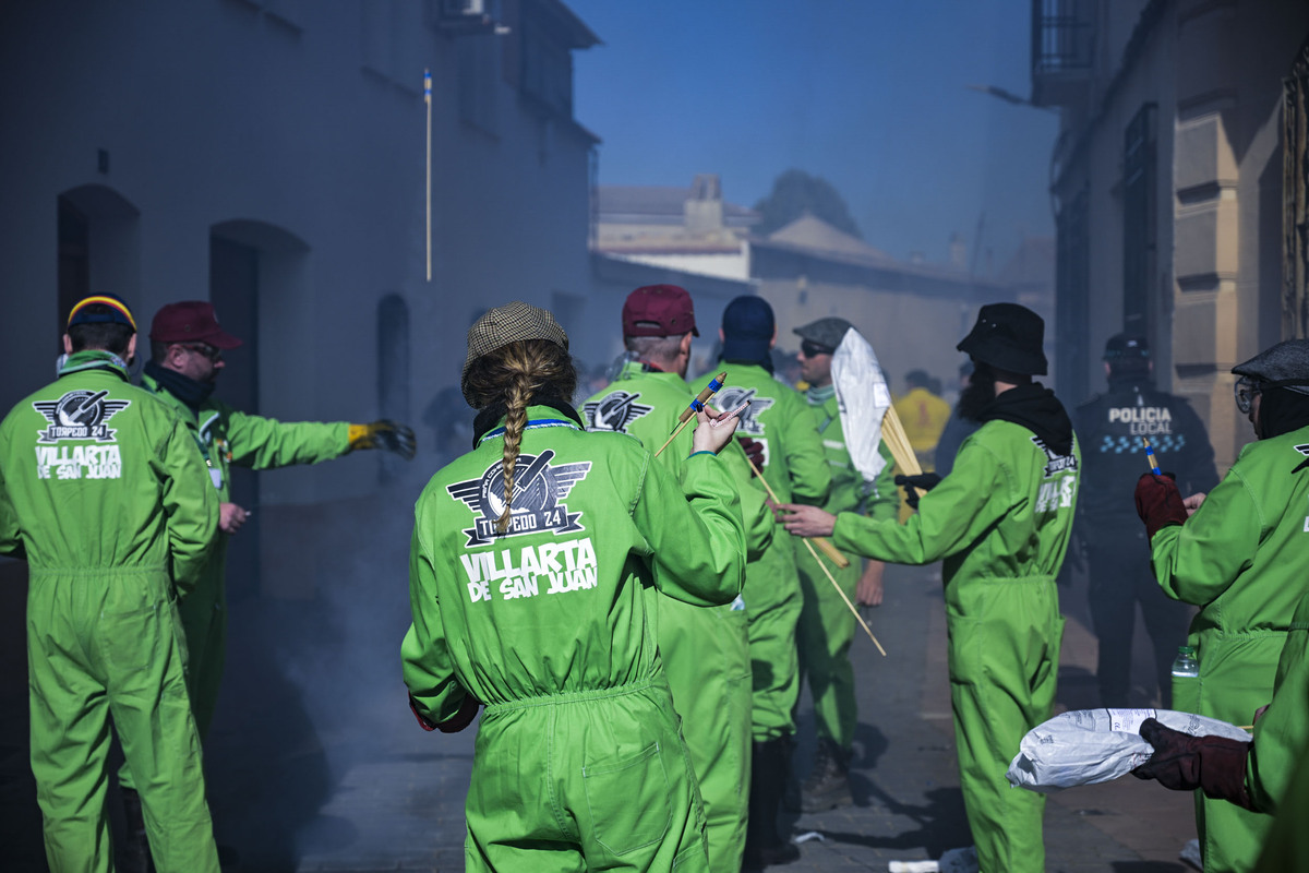 Fiestas de las Paces en Villarta de San Juan, cohetes Operación 2.000  lanzamientos de cohetes y Procesión de la Virgen en Villarta, La Paces  / JESÚS MONROY