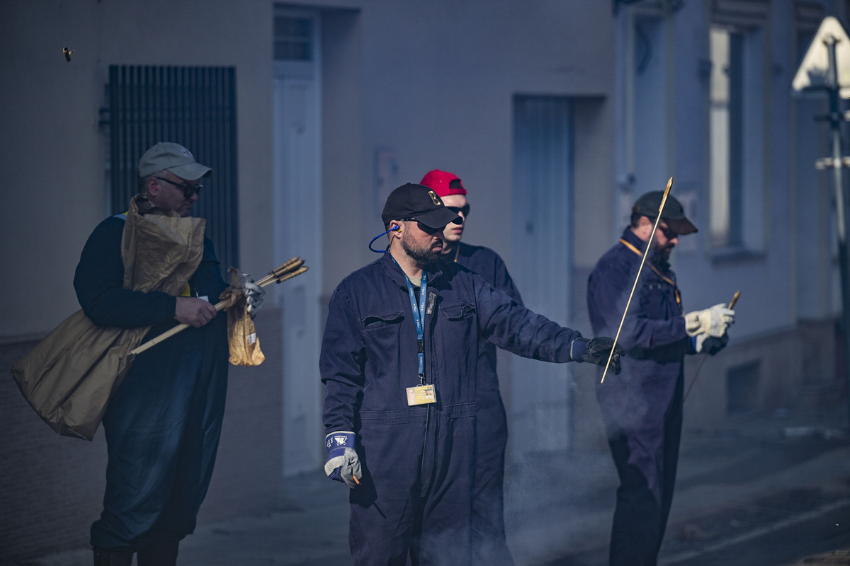 Fiestas de las Paces en Villarta de San Juan, cohetes Operación 2.000  lanzamientos de cohetes y Procesión de la Virgen en Villarta, La Paces  / JESÚS MONROY