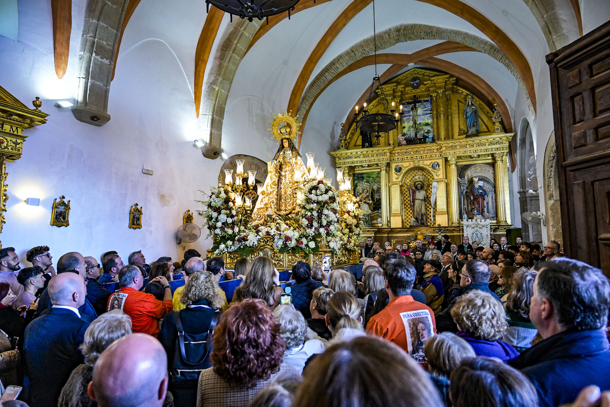 Fiestas de las Paces en Villarta de San Juan, cohetes Operación 2.000  lanzamientos de cohetes y Procesión de la Virgen en Villarta, La Paces  / JESÚS MONROY