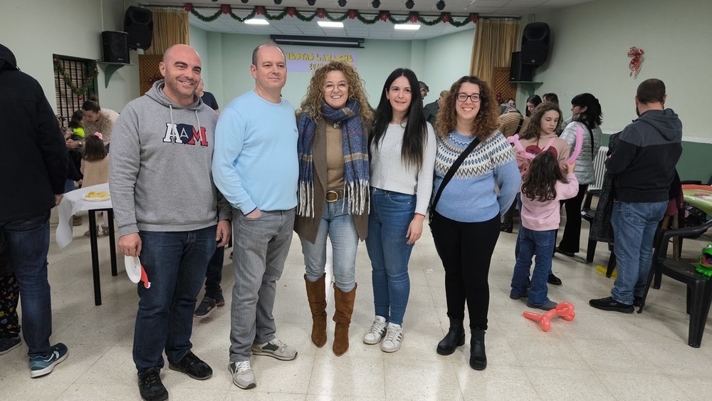 Vecinos de Fuensanta organizan su primera merienda navideña