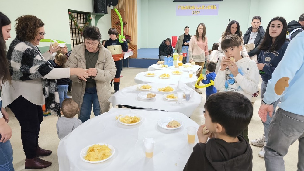 Vecinos de Fuensanta organizan su primera merienda navideña