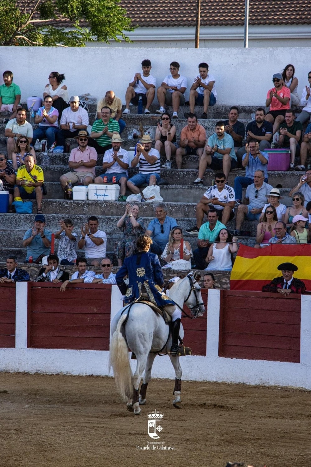 Pozuelo festeja una extraordinaria corrida de rejoneo