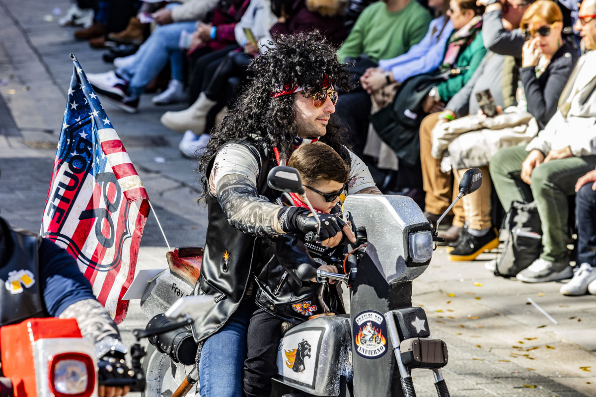 desfile de piñata, desfile de carnaval en ciudad real, carnaval, desfile de Piñata  / RUEDA VILLAVERDE