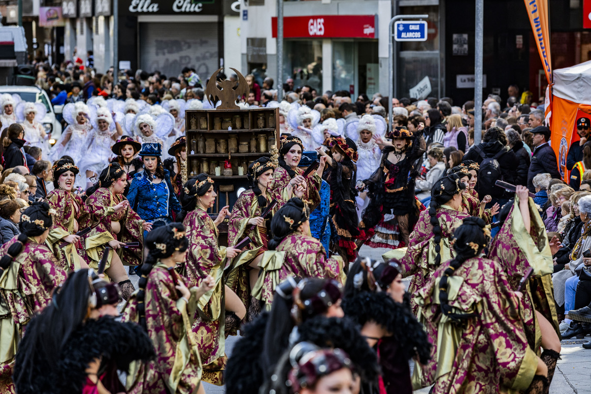 desfile de piñata, desfile de carnaval en ciudad real, carnaval, desfile de Piñata  / RUEDA VILLAVERDE