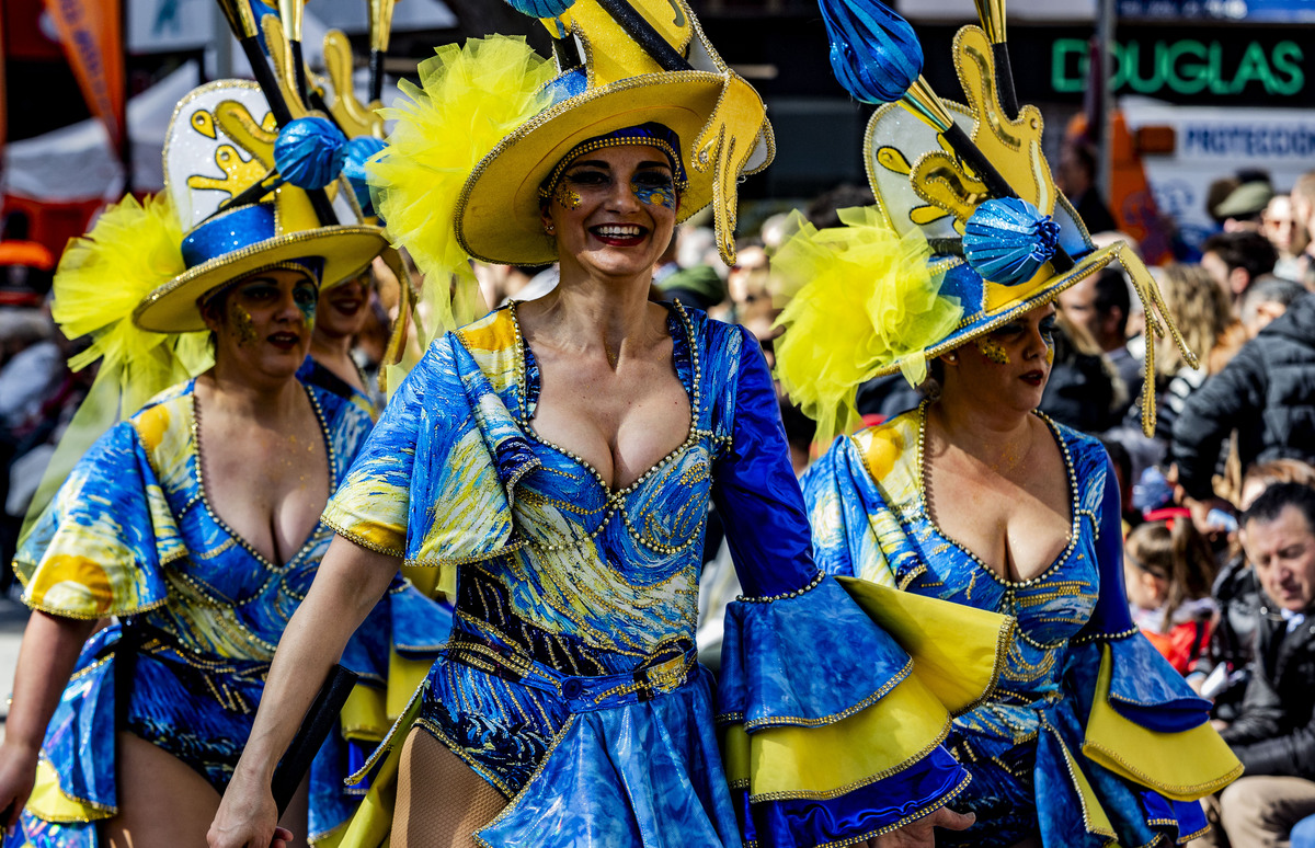 desfile de piñata, desfile de carnaval en ciudad real, carnaval, desfile de Piñata  / RUEDA VILLAVERDE