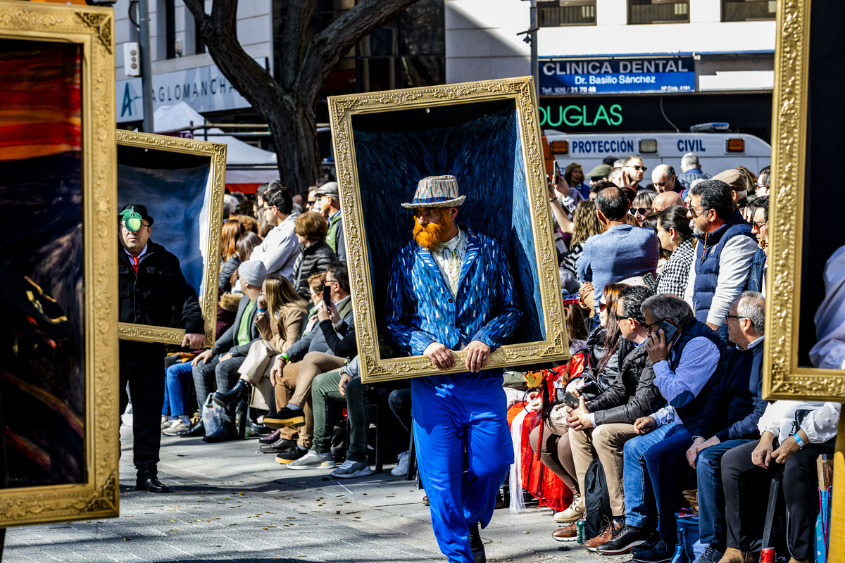 desfile de piñata, desfile de carnaval en ciudad real, carnaval, desfile de Piñata  / RUEDA VILLAVERDE