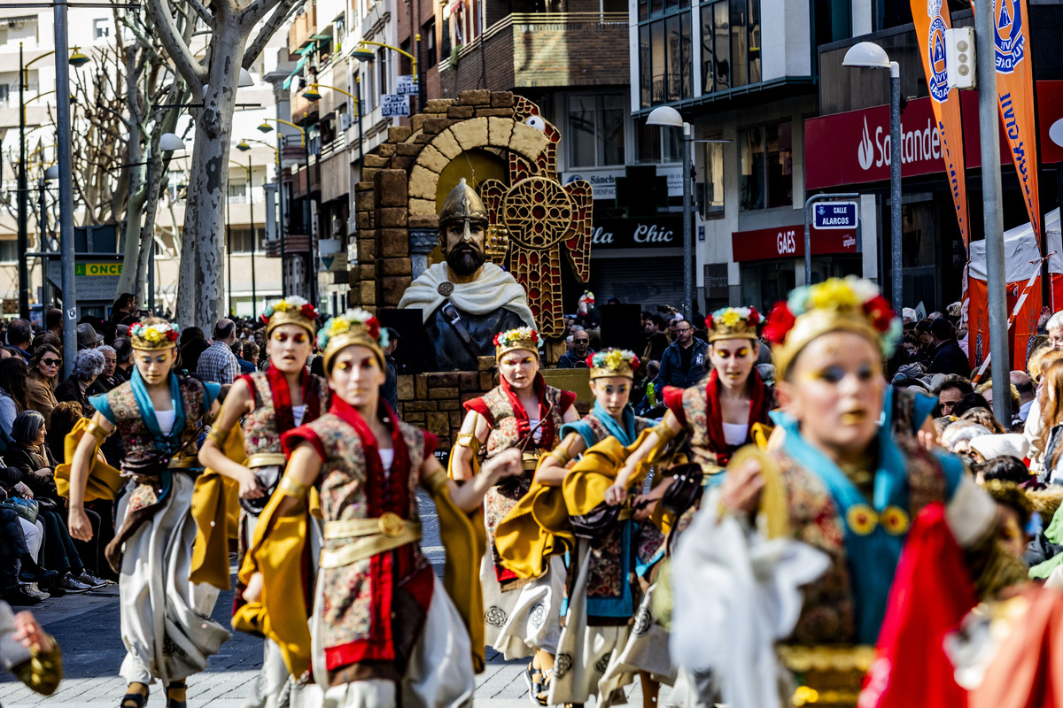 desfile de piñata, desfile de carnaval en ciudad real, carnaval, desfile de Piñata  / RUEDA VILLAVERDE