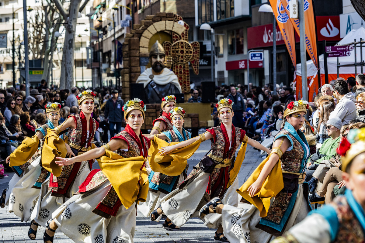 desfile de piñata, desfile de carnaval en ciudad real, carnaval, desfile de Piñata  / RUEDA VILLAVERDE