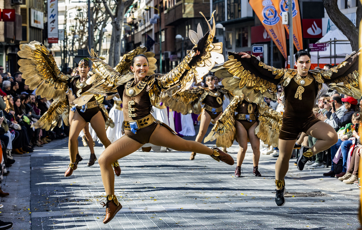 desfile de piñata, desfile de carnaval en ciudad real, carnaval, desfile de Piñata  / RUEDA VILLAVERDE