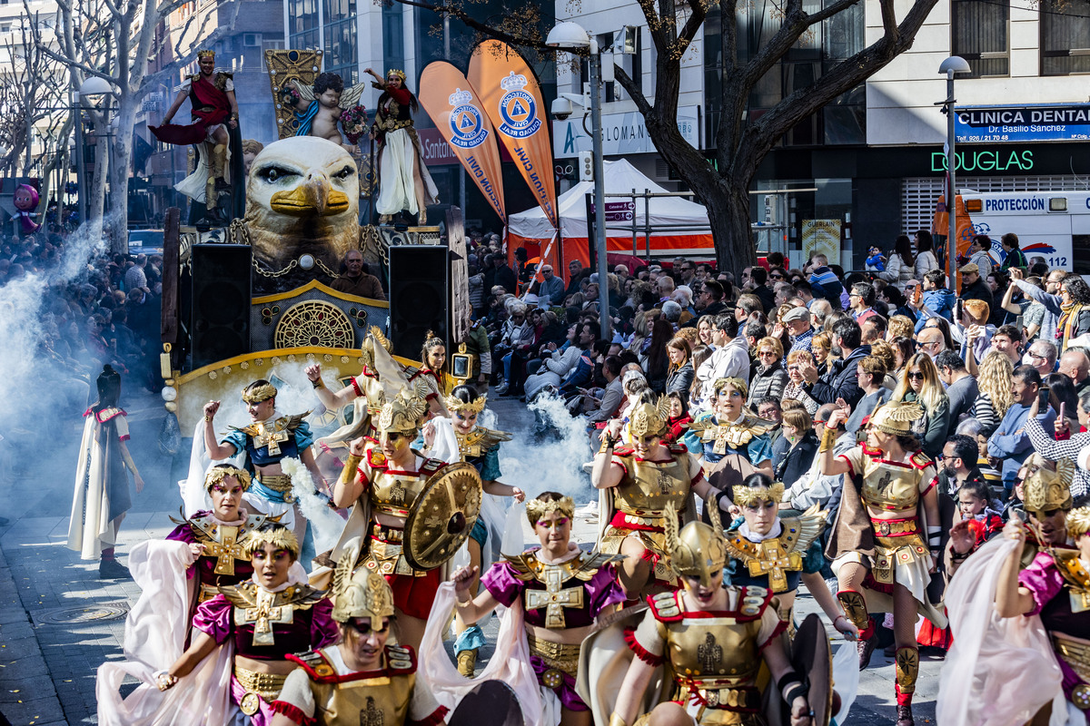 desfile de piñata, desfile de carnaval en ciudad real, carnaval, desfile de Piñata  / RUEDA VILLAVERDE