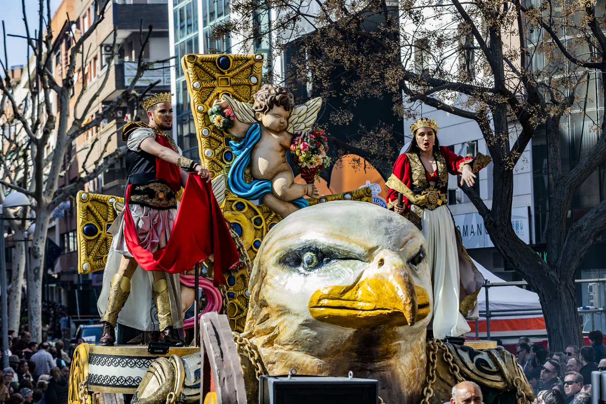 desfile de piñata, desfile de carnaval en ciudad real, carnaval, desfile de Piñata  / RUEDA VILLAVERDE