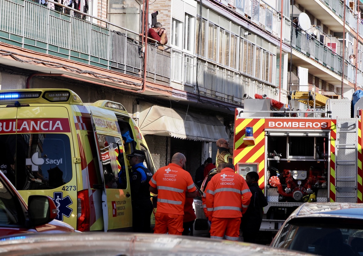 Una explosión en una vivienda de Valladolid deja al menos dos heridos  / PHOTOGENIC/CLAUDIA ALBA