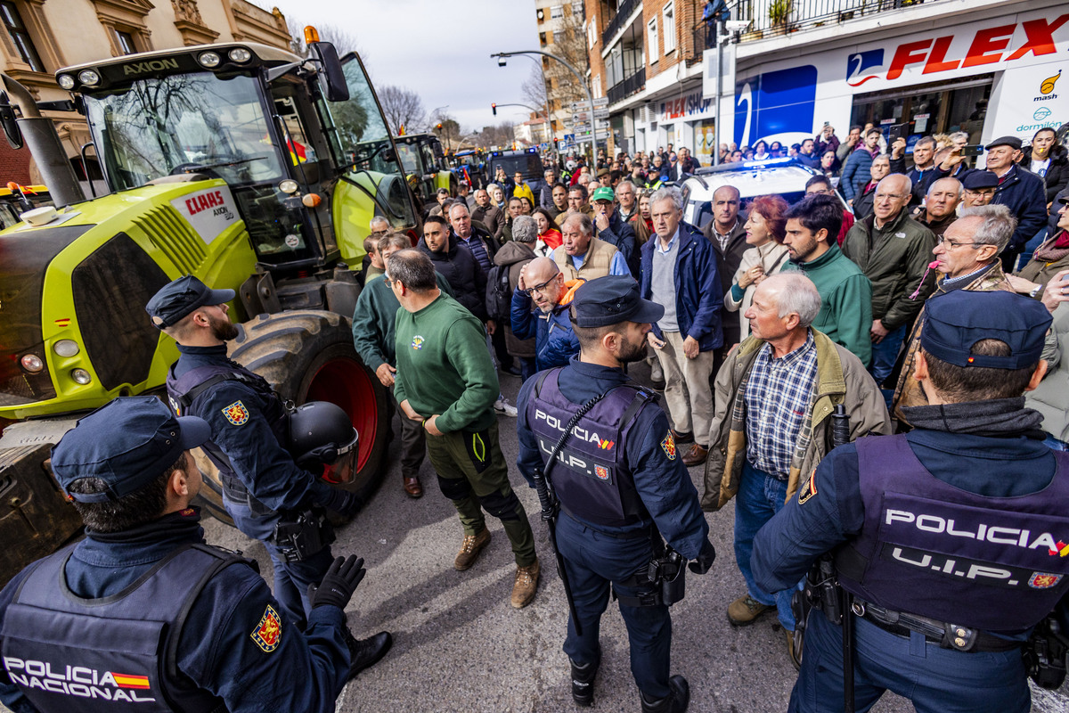 manifestación de agricultores en Ciuadad Rel, AsAJA, TRACTORADA EN CIUDAD REAL, INCIDENTES CON LA POLICÍA NACIONAL Y POLICÍA LOCAL, SUCESO,  Pedro Barato de Asaja enfrentándose a la Policía Nacional, durante la trastorada en Ciudad Real  / RUEDA VILLAVERDE