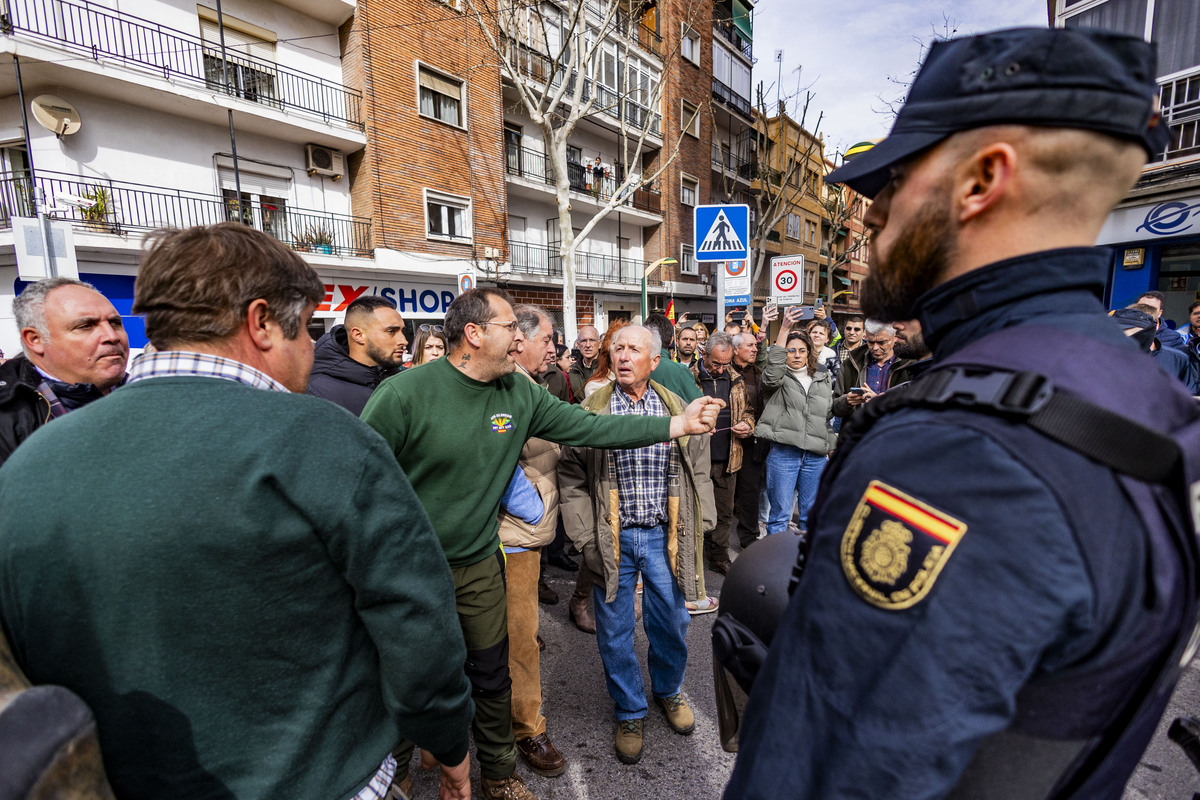 manifestación de agricultores en Ciuadad Rel, AsAJA, TRACTORADA EN CIUDAD REAL, INCIDENTES CON LA POLICÍA NACIONAL Y POLICÍA LOCAL, SUCESO,  Pedro Barato de Asaja enfrentándose a la Policía Nacional, durante la trastorada en Ciudad Real  / RUEDA VILLAVERDE