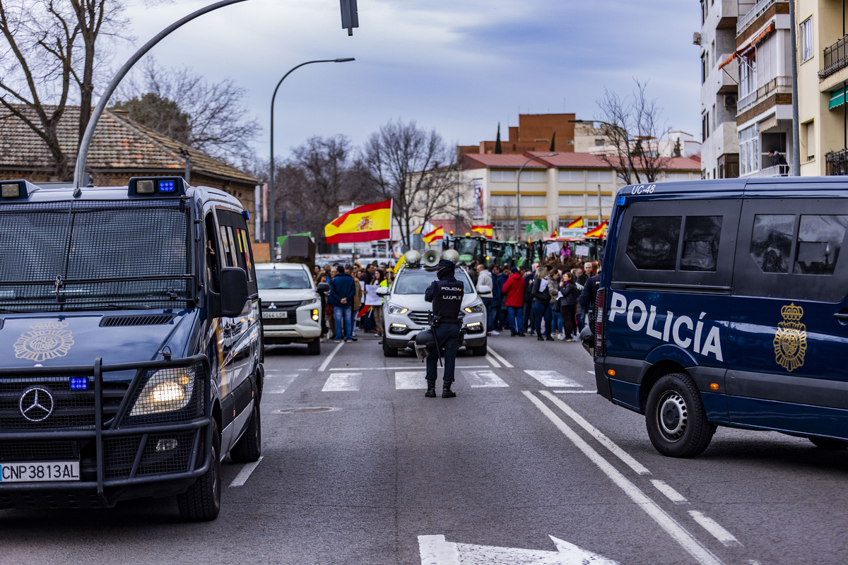 manifestación de agricultores en Ciuadad Rel, AsAJA, TRACTORADA EN CIUDAD REAL, INCIDENTES CON LA POLICÍA NACIONAL Y POLICÍA LOCAL, SUCESO,  Pedro Barato de Asaja enfrentándose a la Policía Nacional, durante la trastorada en Ciudad Real  / RUEDA VILLAVERDE