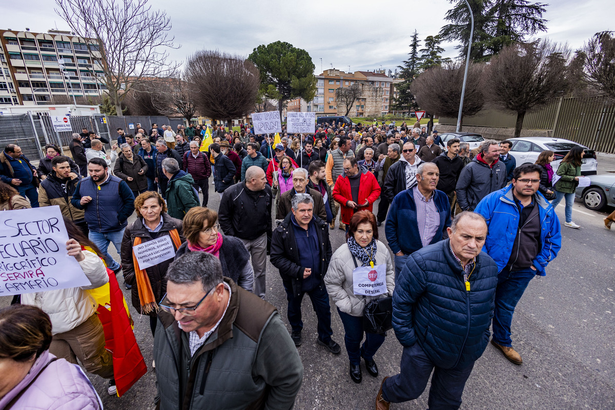 manifestación de agricultores en Ciuadad Rel, AsAJA, TRACTORADA EN CIUDAD REAL, INCIDENTES CON LA POLICÍA NACIONAL Y POLICÍA LOCAL, SUCESO,  Pedro Barato de Asaja enfrentándose a la Policía Nacional, durante la trastorada en Ciudad Real  / RUEDA VILLAVERDE