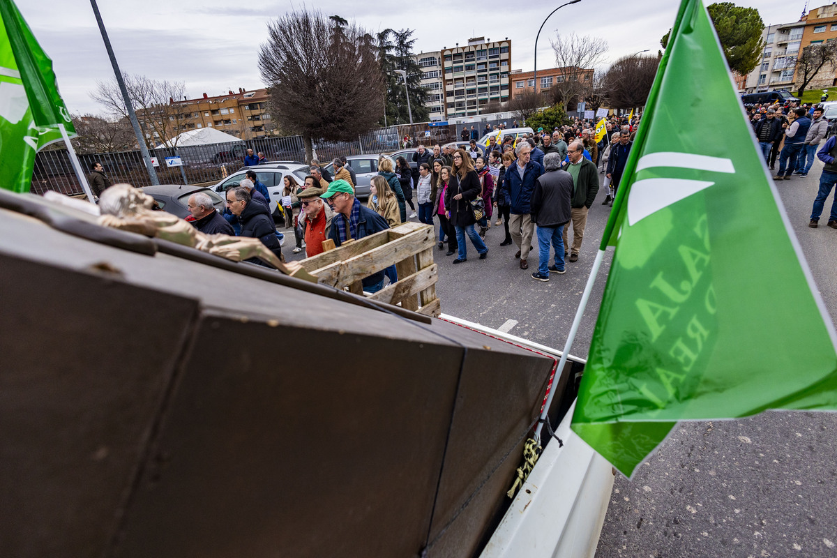 manifestación de agricultores en Ciuadad Rel, AsAJA, TRACTORADA EN CIUDAD REAL, INCIDENTES CON LA POLICÍA NACIONAL Y POLICÍA LOCAL, SUCESO,  Pedro Barato de Asaja enfrentándose a la Policía Nacional, durante la trastorada en Ciudad Real  / RUEDA VILLAVERDE