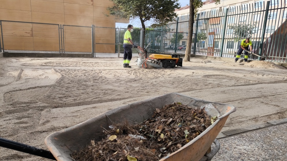 Campaña de limpieza de areneros en los centros educativos