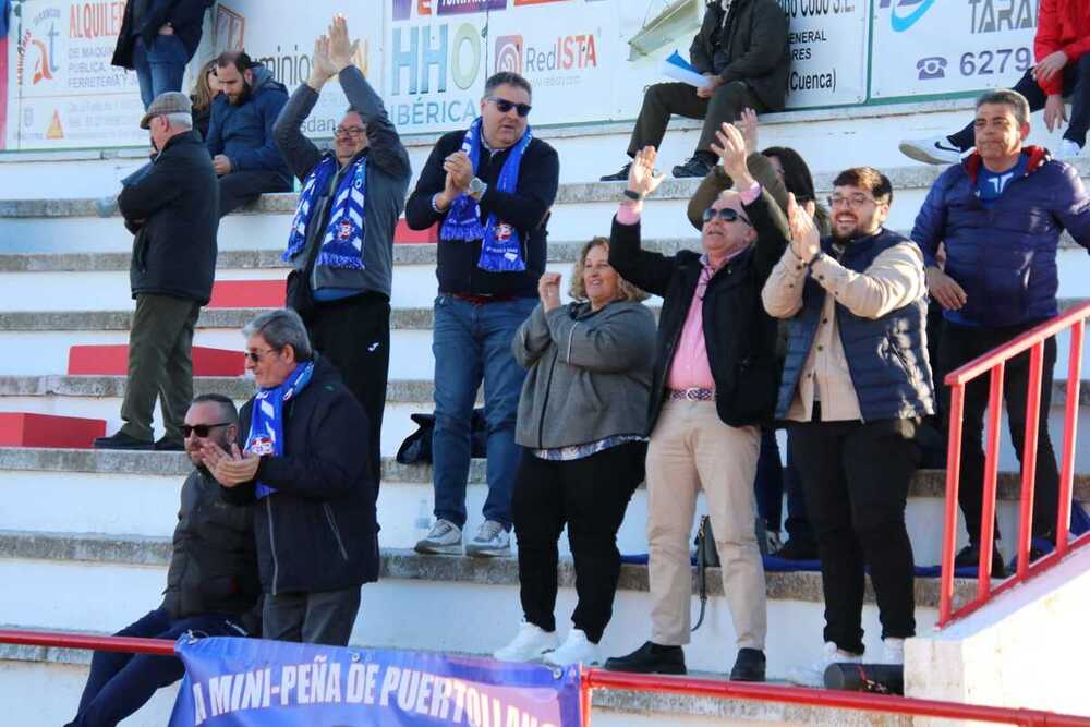 Aficionados del Calvo Sotelo festejando un gol.