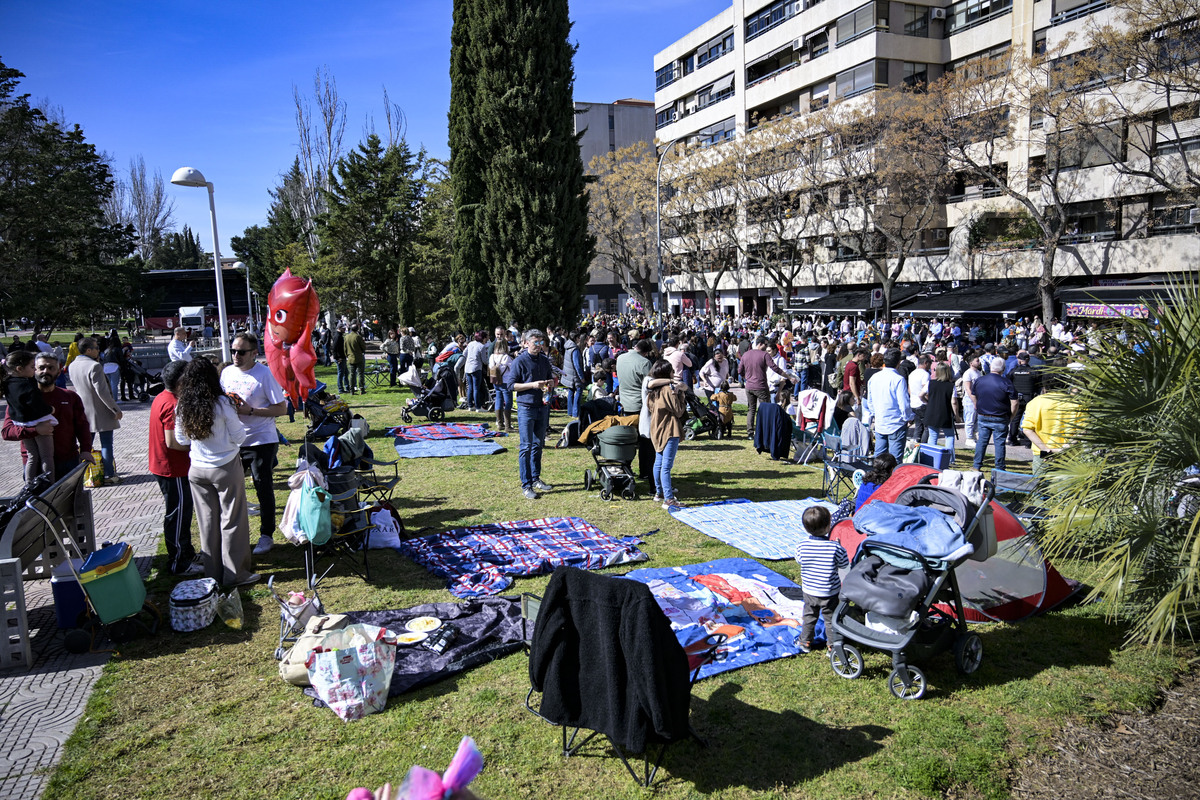 DESFILE DE pIÑATA EN CIUDAD REAL, AMABIENTE  / JESUS MONROY