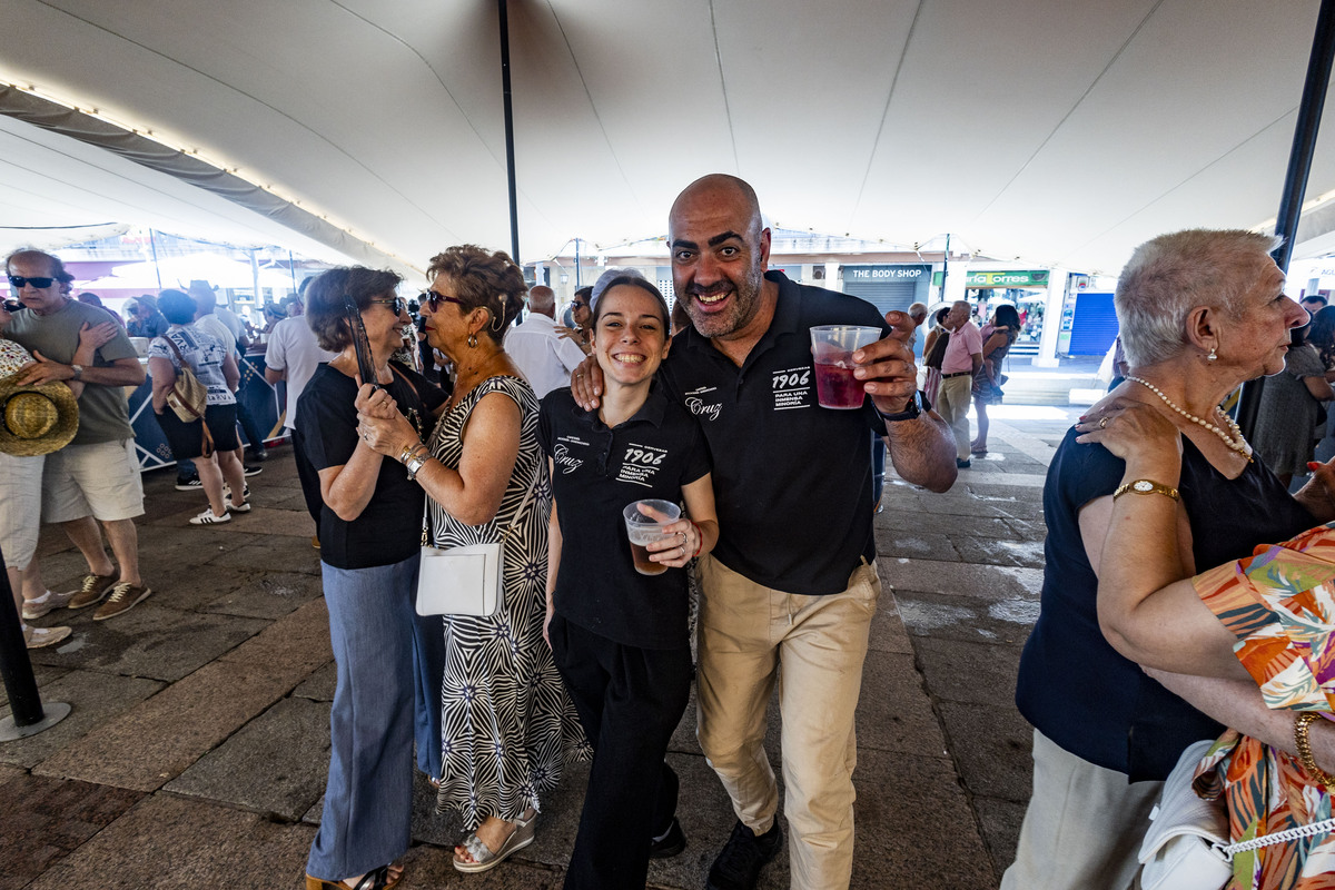 Feria de Agosto de Ciudad Real, inaguración del baile del vermut, por parte del Alcalde Francisco Gil Ortega y del Pandorgo y Dulcinea  / RUEDA VILLAVERDE