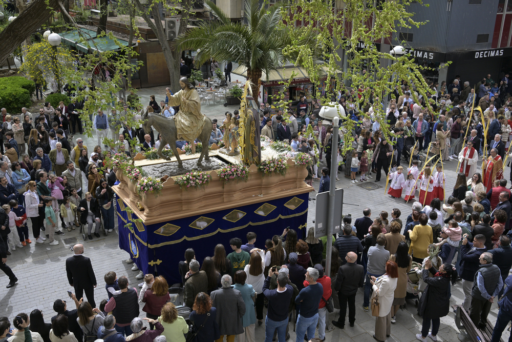 'La Borriquilla', entre palmas y aplausos