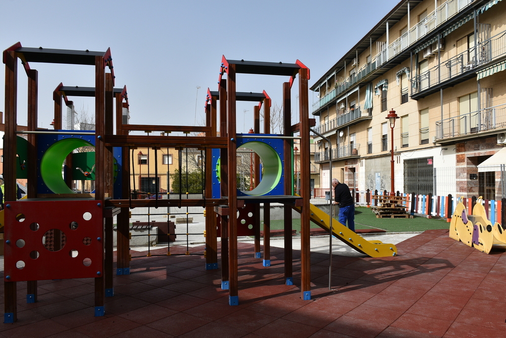 Daimiel estrena juegos infantiles en el barrio del Pilar 