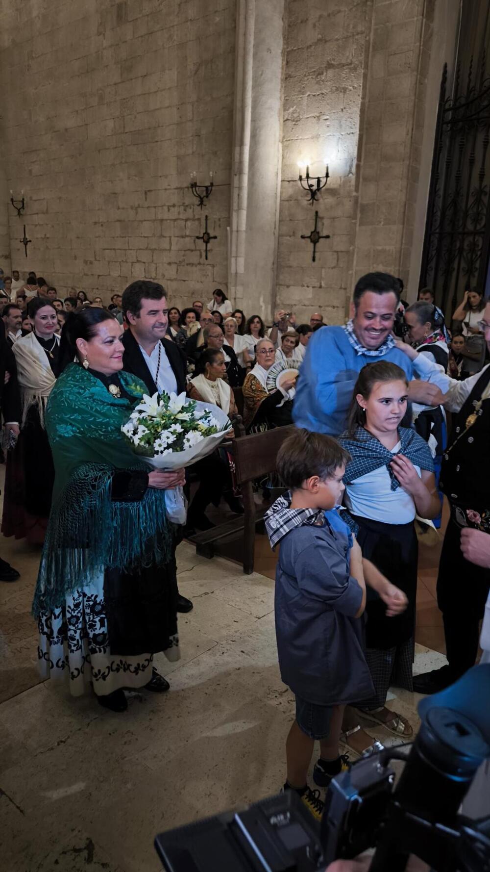 Ofrenda a la Virgen del Prado y reparto de la 'limoná' y el 'puñao' en el Prado