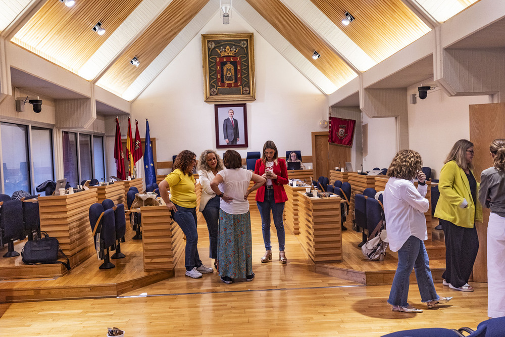 El Pleno de tasas para 20 minutos tras el desmayo de un edil