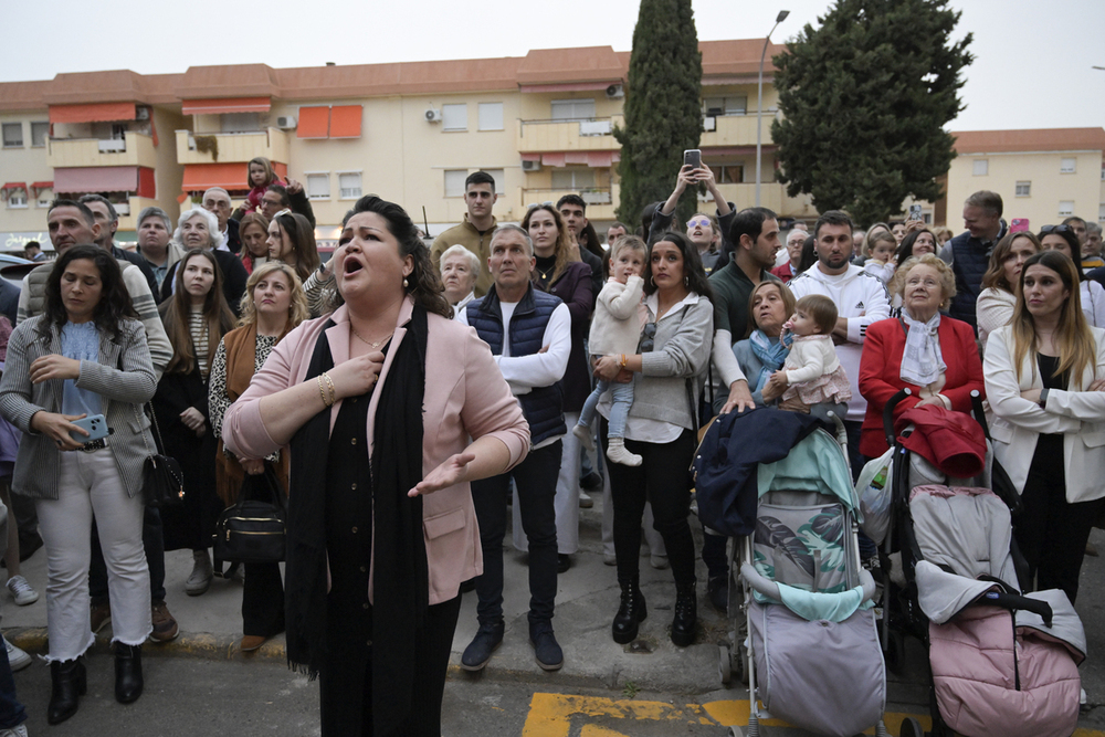 Los marianistas cantan al Cautivo 