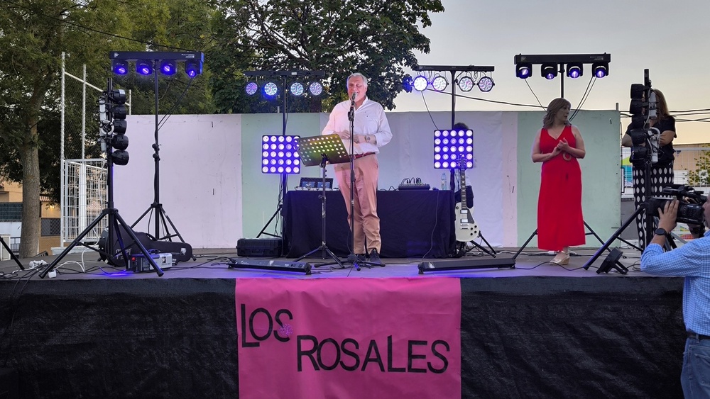 El barrio de Los Rosales ya disfruta de sus fiestas